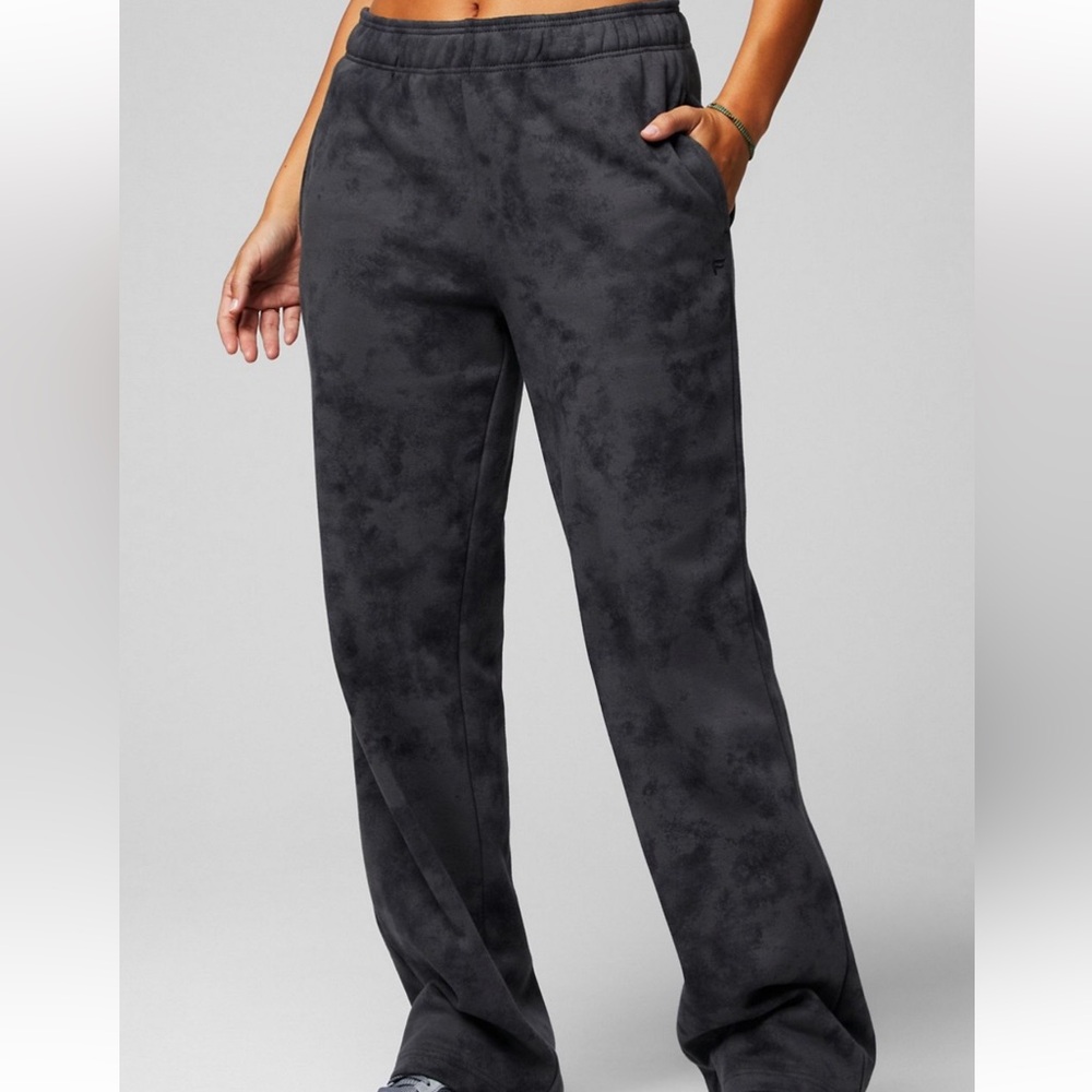 Cozy fleece wide leg sweatpants women’s medium. Fabletic brand. Basically new